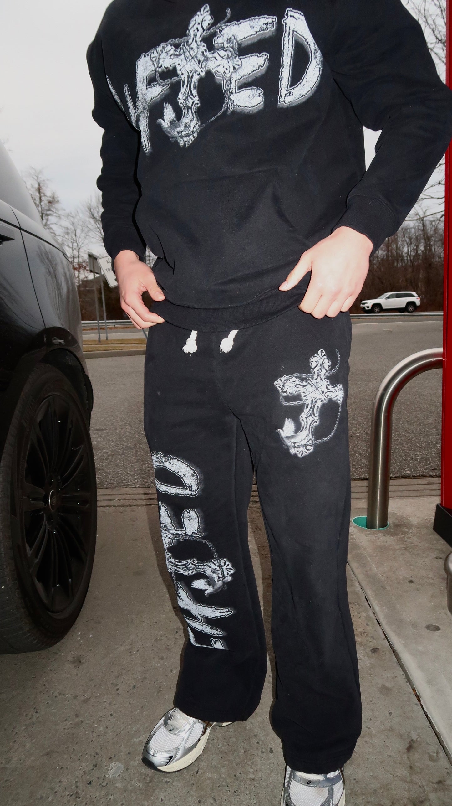 “Jesus Breaks Chains” Sweatpants